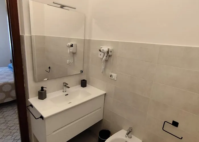 La Stazione מונסרטו